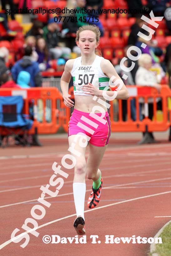 Womens under-17s 1500 metres, North Eastern Track and Field Champs, Gateshead Stadium. Photo: David T. Hewitson/Sports for All Pics